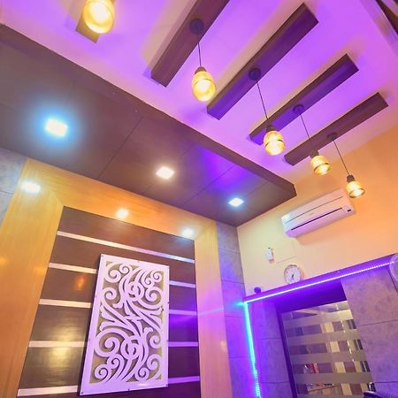 כלכותה Hotel Jingle Inn מראה חיצוני תמונה