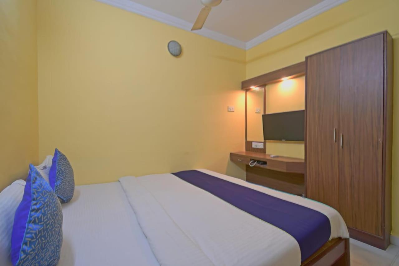 כלכותה Hotel Jingle Inn מראה חיצוני תמונה