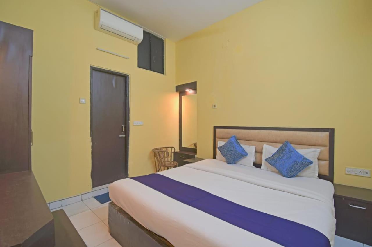 כלכותה Hotel Jingle Inn מראה חיצוני תמונה